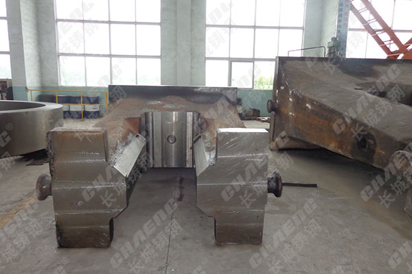 長城鑄鋼加工的3件60噸機身發往國內有名的鍛壓廠